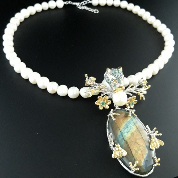 Handcrafted Rainbow Labradorite and Pearl Necklace - Picture 8 of 17